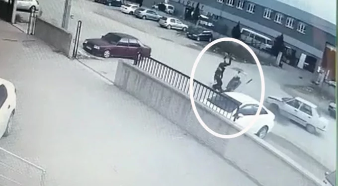 Bursa'da otomobil ile motosiklet çarpıştı: Metrelerce sürüklendiler...