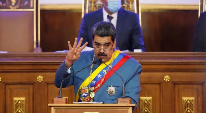 Maduro şaşırttı: ABD eşime para teklif etti