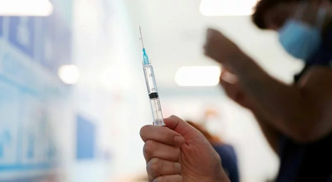 Ülke şokta! Pfizer aşısı vurulan 23 kişi hayatını kaybetti