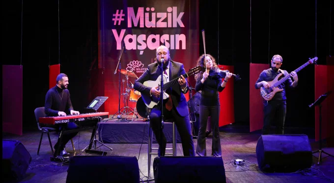 Bursa'da müzisyenlere anlamlı destek!