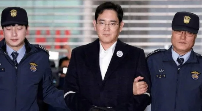 Samsung'un veliahtına 2 buçuk yıl hapis!