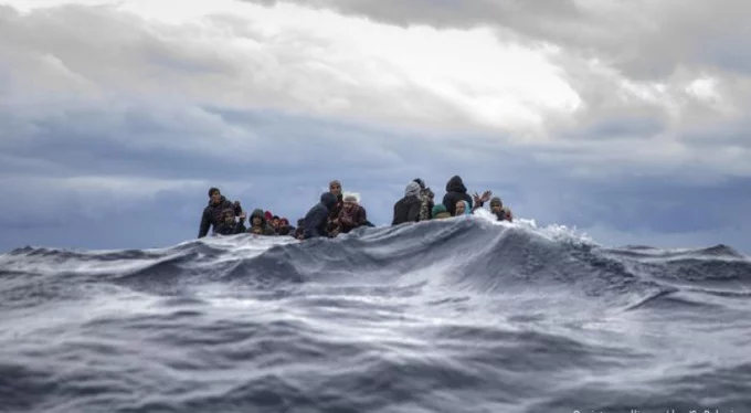 Libya açıklarında göçmen teknesi battı: En az 43 ölü!
