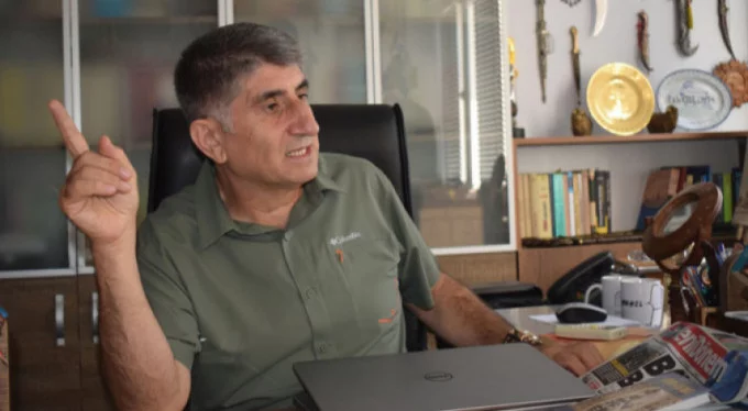 Prof. Dr. Alyılmaz Azerbaycan'da 'Yılın Bilim Adamı' ödülüne layık görüldü!
