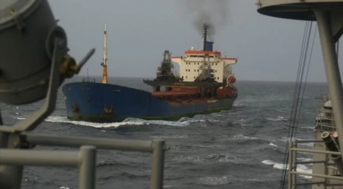 Korsan baskınına uğrayan Türk gemisi limana demirledi