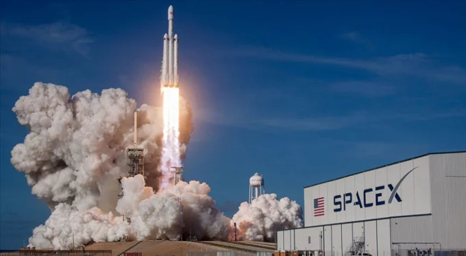 SpaceX uzaya tek seferde 143 uydu fırlattı