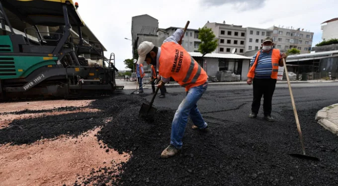 Osmangazi'den 1 yılda 55 bin 700 ton asfalt!