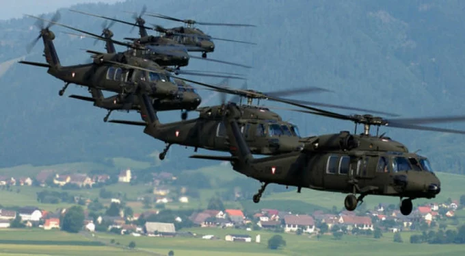Yunanistan Ege'yi silahlandırıyor: 30 ABD helikopteri Dedeağaç'ta