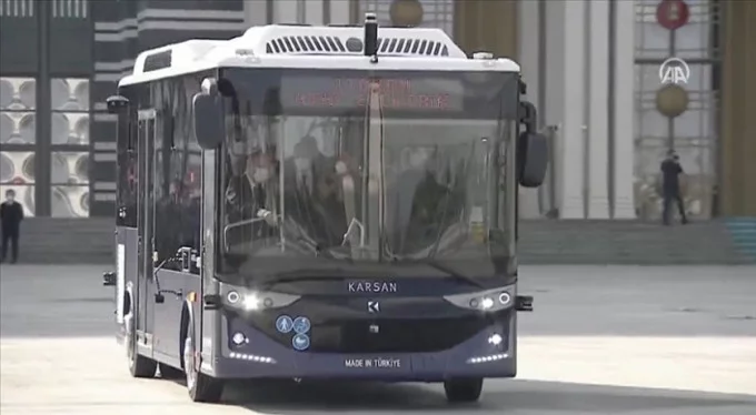 Türk mühendisleri tarafından geliştirildi! Erdoğan'dan sürücüsüz otobüs testi