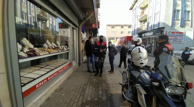 Bursa'da güpegündüz silahlı soygun! Şehrin giriş çıkışları tutuldu...