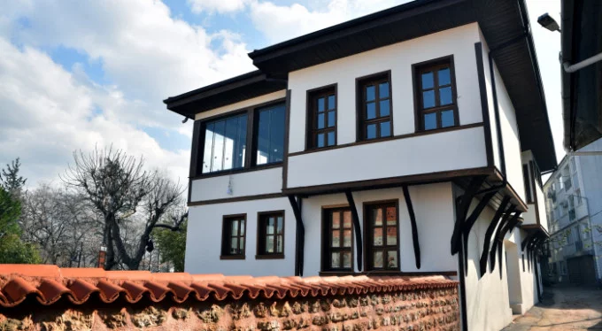 Bursa'da 2 asırlık bina ilk günkü ihtişamına kavuştu