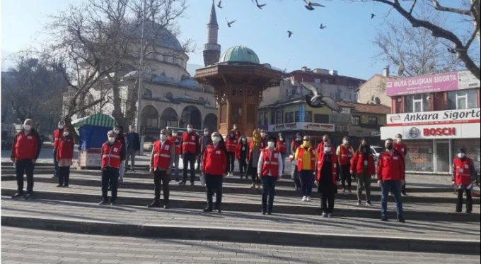 Türk Kızılay Bursa gönüllere dokunuyor!