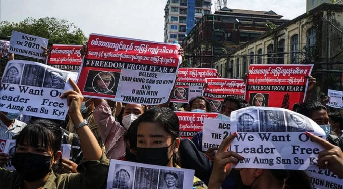 Myanmar'da darbe karşıtı protestoların üçüncü günü!