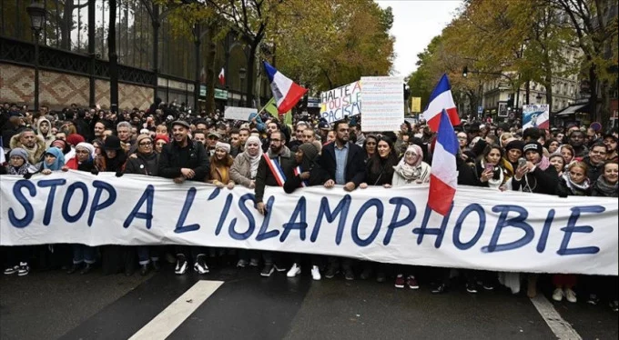 Macron yönetiminin 'Fransa İslamı': Müslüman STK'ler baskı altında!