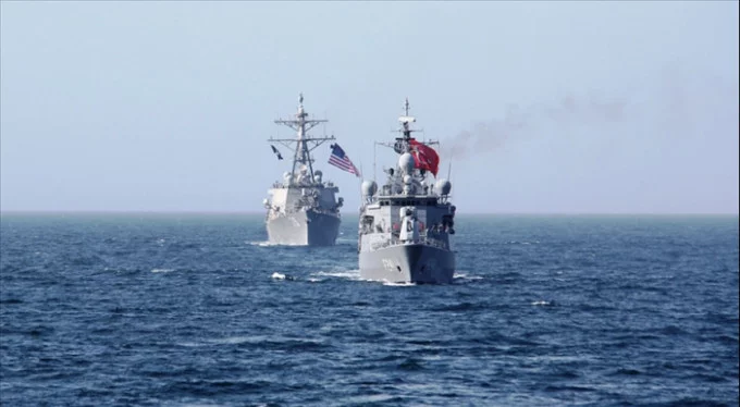 Türk ve ABD Deniz Kuvvetleri'nden Karadeniz'de geçiş eğitimi!
