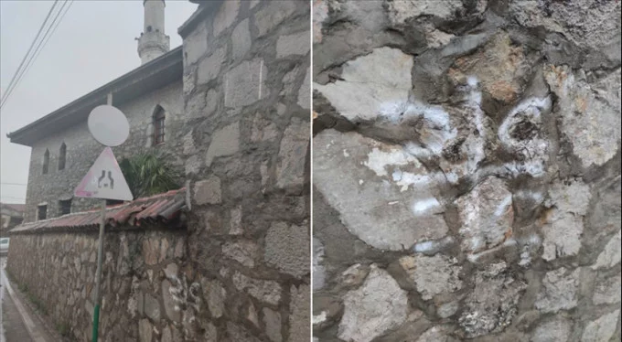 Karadağ'daki iki camiye ırkçı saldırı düzenlendi!