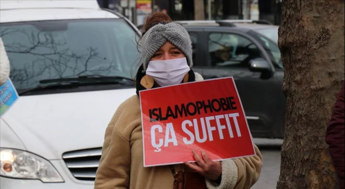 Fransa'da İslam karşıtlığı yasalaşma yolunda!