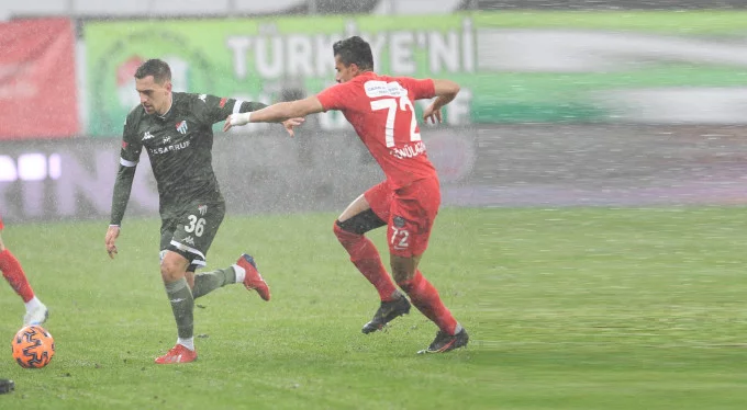 Bursaspor'da 2 oyuncu için güzel haber