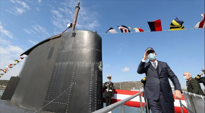 Milli Savunma Bakanı Akar, TCG Gür denizaltısını ziyaret etti!