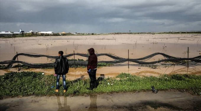 İsrail'in sular altında bıraktığı tarım alanlarında zarar büyük!
