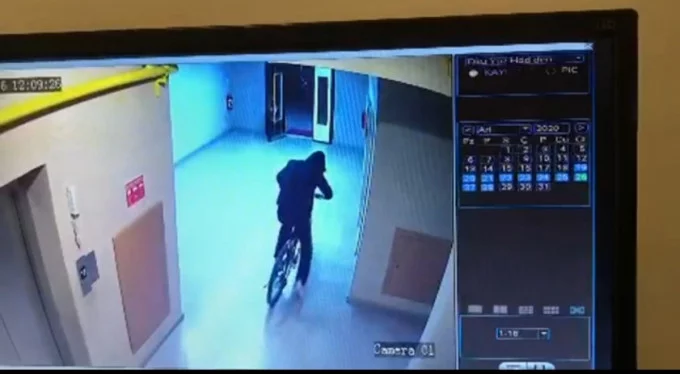 Bursa'da bisiklet hırsızlığı güvenlik kamerasına takıldı!