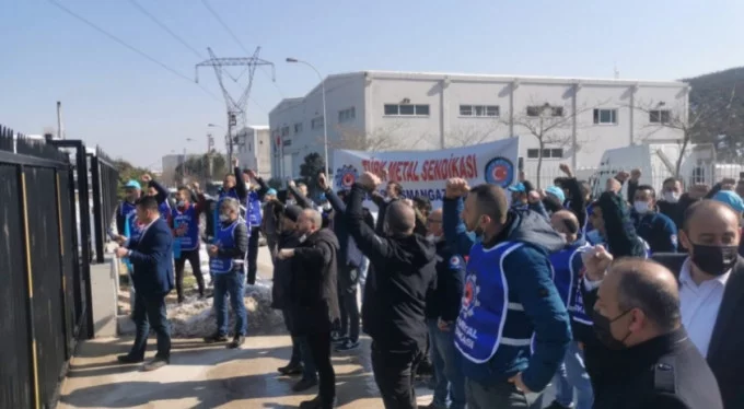 Bursa'da fabrika işçileri eyleme geçti