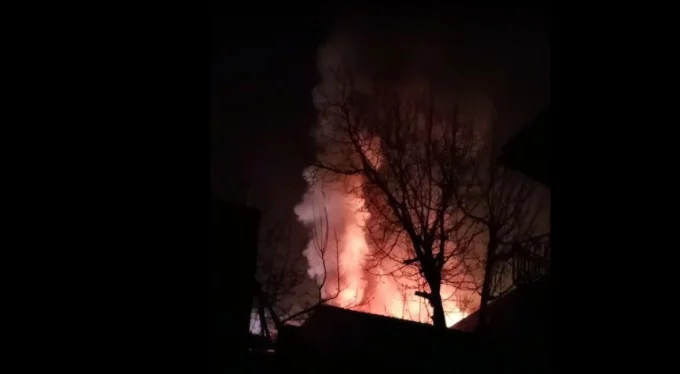 Alev alev yandı! Bursa'daki üç katlı binada korkunç anlar
