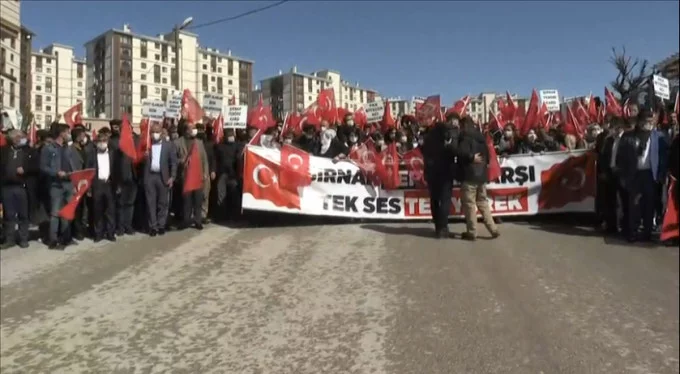 Şırnak'ta Gara şehitleri için PKK'ya tepki yürüyüşü düzenlendi!