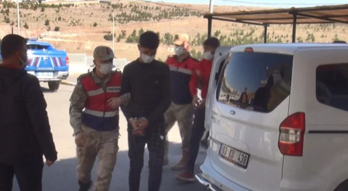 DAEŞ'li 3 terörist, Suriye sınırında patlayıcılarla yakalandı