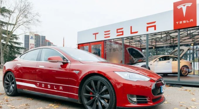 En pahalısından en ucuzuna Tesla'nın ürettiği tüm arabalar!