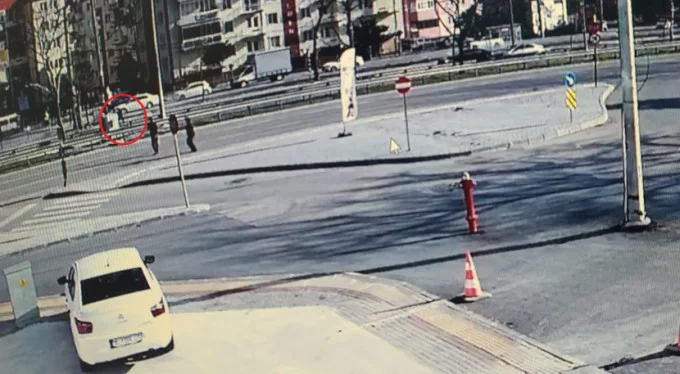 Bursa Ata Bulvarı'nda feci kaza! Otomobilin çarptığı kadın hayatını kaybetti