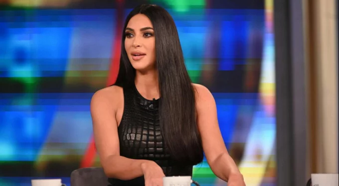 Kim Kardashian'dan yıllar sonra gelen itiraf: Aylarca evden çıkamadım!