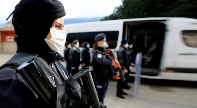 Bursa'da 500 kadın polis her alanda güvenliği sağlıyor!