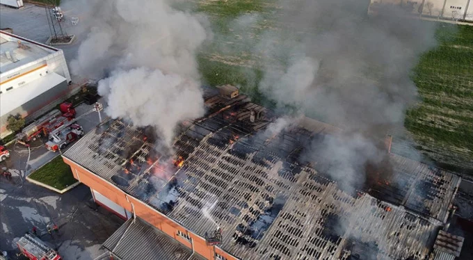Denizli'de tekstil fabrikasında yangın çıktı!