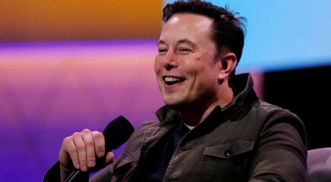 Elon Musk fabrikayı açtı korona vakaları patladı