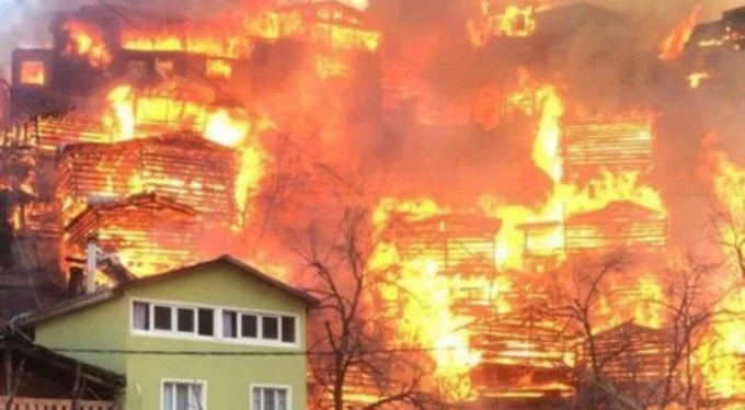 35 bina 60 hane kül oldu! Köy 3'üncü kez yandı!