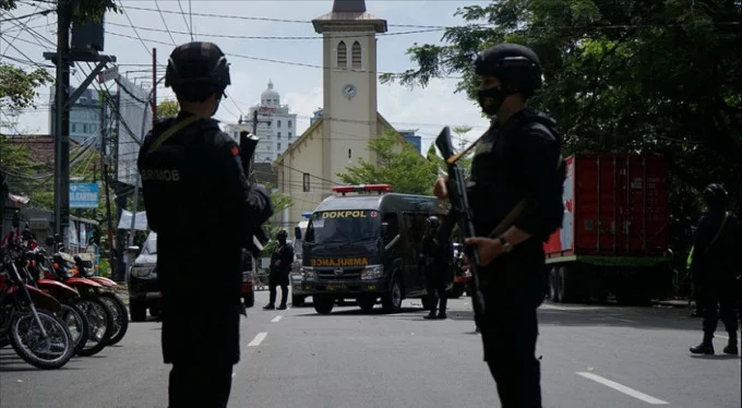 Endonezya'da kiliseye bombalı saldırı düzenlendi: 14 yaralı!