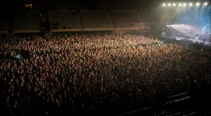 İspanya'da ilk kez sosyal mesafesiz konser gerçekleşti!