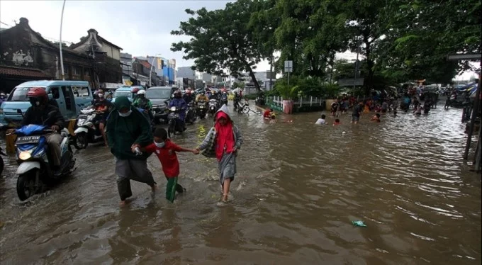 Endonezya'da sel felaketi: 20 ölü, 5 kayıp!