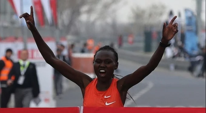 İstanbul Yarı Maratonu'nda Kenyalı atletten dünya rekoru!