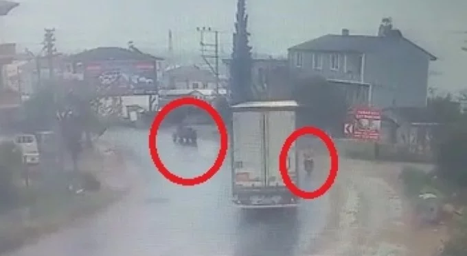 Bursa'da tır dehşeti... Önce motosiklete sonra da traktöre çarptı!