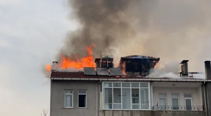 Bursa'da iftara dakikalar kala büyük yangın: Apartman tahliye edildi