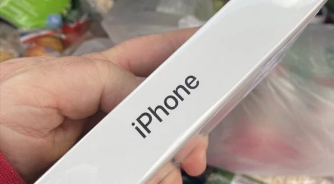 Elma sipariş etti, iPhone SE (2020) kazandı
