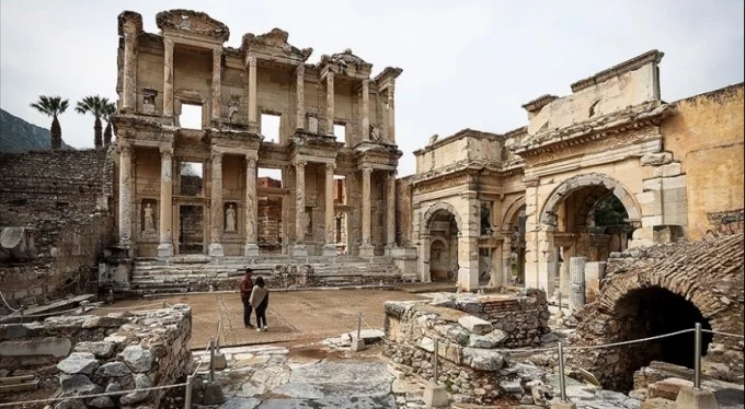 Ege'nin görkemli antik kentleri: Efes, Laodikya ve Afrodisyas!