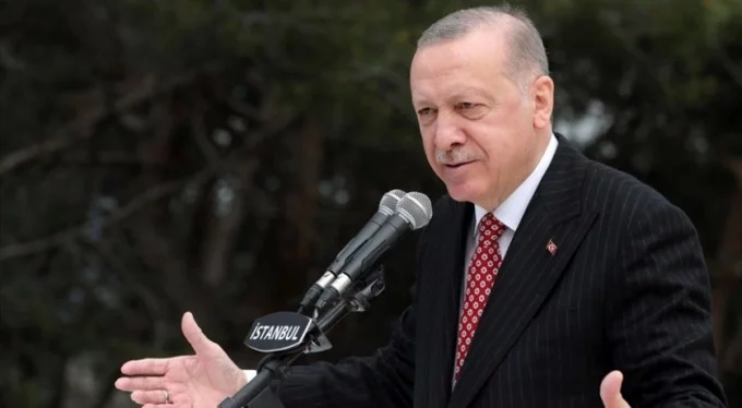 Türkiye'nin en büyük bayrağı göndere çekildi! Erdoğan'dan önemli açıklamalar
