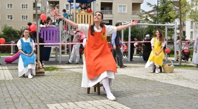 Bursa'da 23 Nisan'da çocuklara tiyatro gösterisi