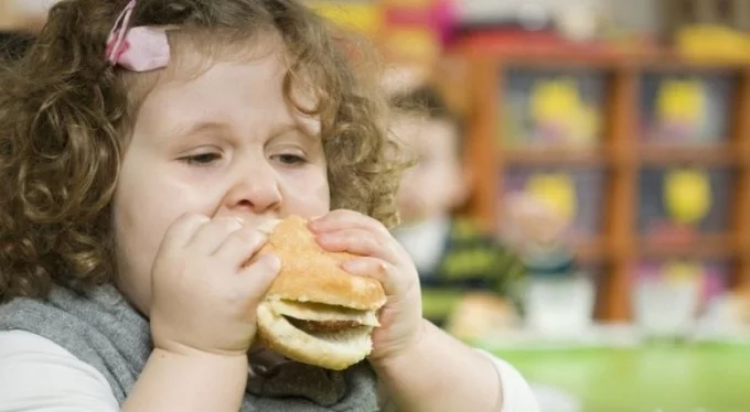 Çocuğunuz aşırı yeme eğilimi gösteriyorsa dikkat!