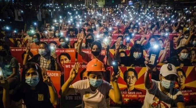 Myanmar'da protestolarda ölenlerin sayısı 751'e çıktı!