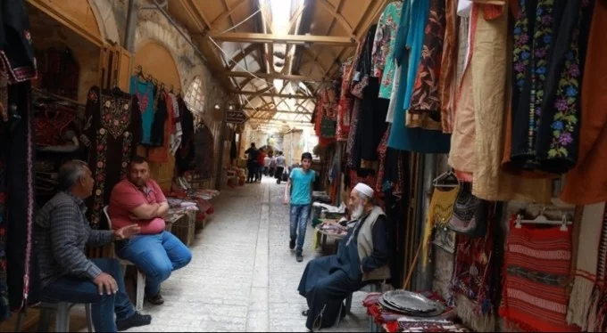İsrail işgalinin 'boğduğu' El Halil'deki çarşı ve pazarlar ramazanda hareketlendi!