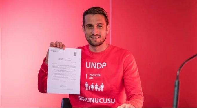 Milli futbolcu Yusuf Yazıcı UNDP Türkiye'nin 'Yoksullukla Mücadele Savunucusu' oldu!