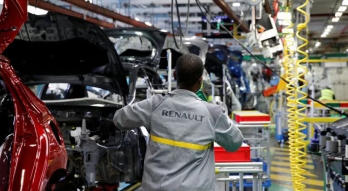 Renault çalışanları, fabrika yöneticilerini rehin aldı